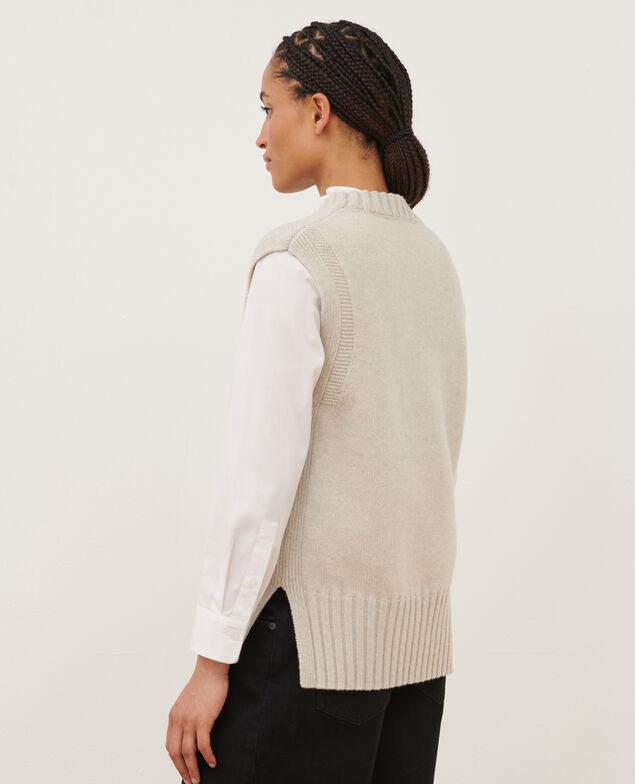 Sleeveless jumper