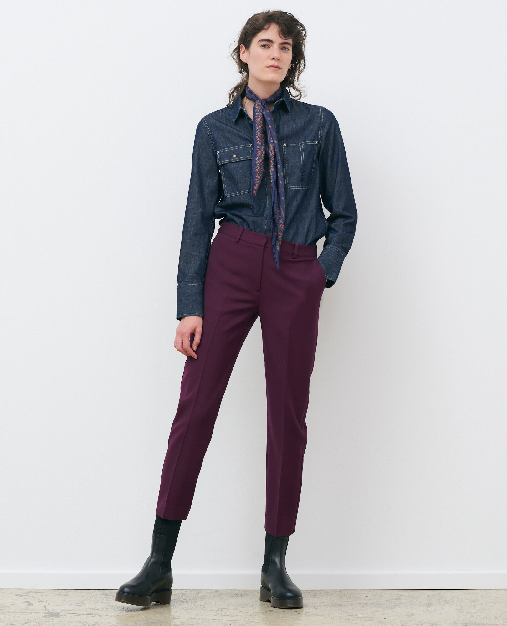 MARGUERITE - Cigarette trousers Potent purple Noko