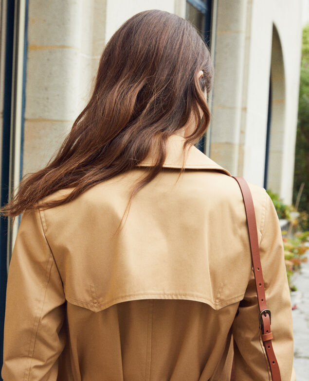Timeless trench coat Iced coffee Jonquille