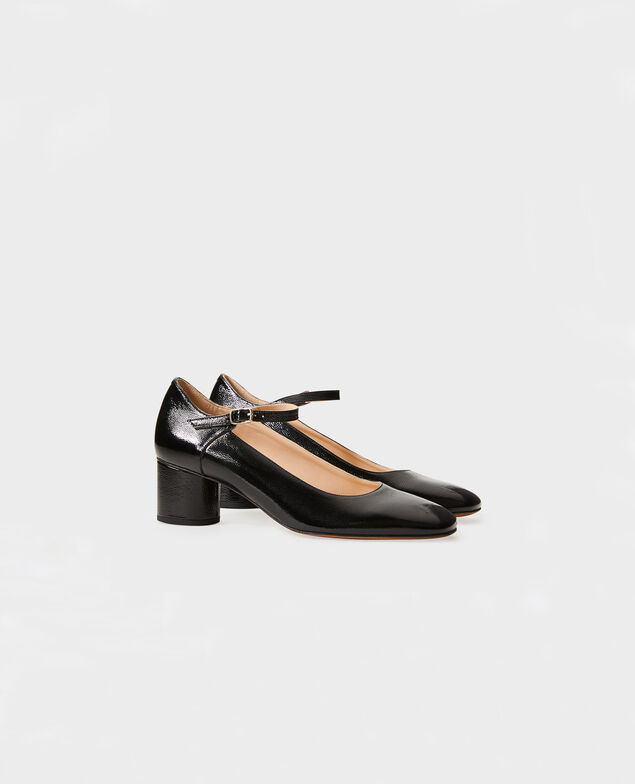 Mary Janes in patent leather with a round heel  Black beauty