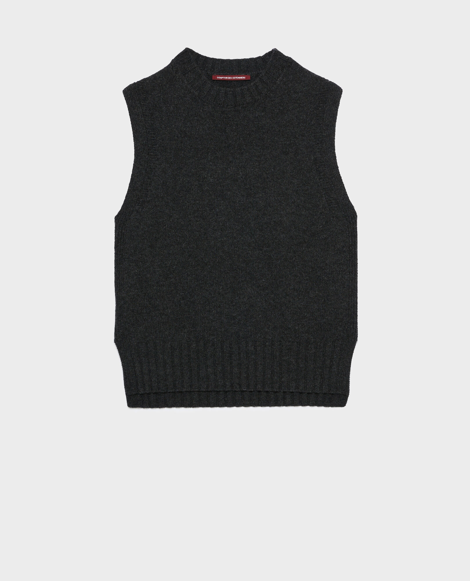 Black deals sleeveless jumper
