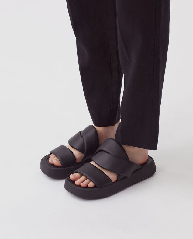 Leather sandals H096 black