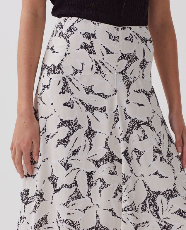 Silky asymmetric maxi skirt J301 flower camo ecru
