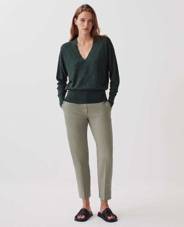 Long-sleeve V-neck jumper J590 spruce green