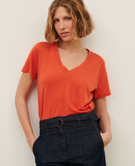 LÉA - Loose V-neck t-shirt 0250 tiger lily orange Paberne