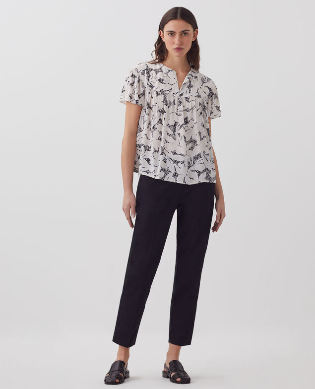 Short-sleeve silky blouse J301 flower camo ecru