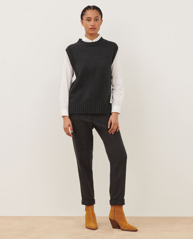 Sleeveless jumper
