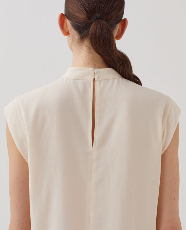 Silky sleeveless blouse J300 natural