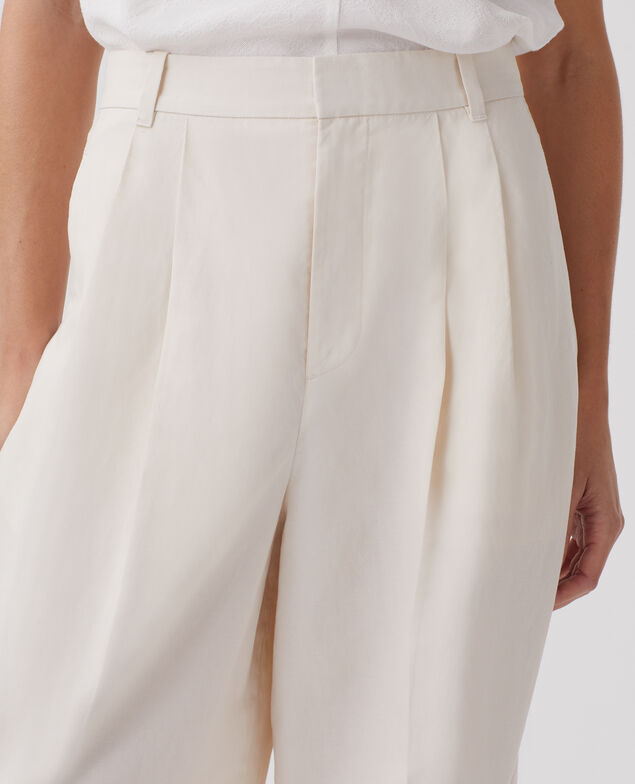 Pleated trousers J314 beige