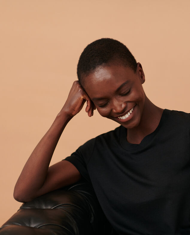 Loose round neck t-shirt