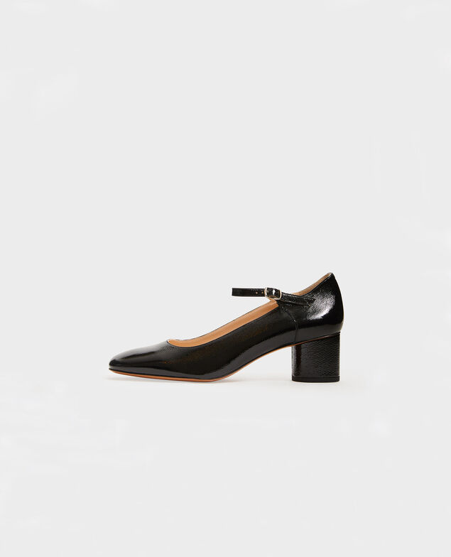 Mary Janes in patent leather with a round heel  Black beauty