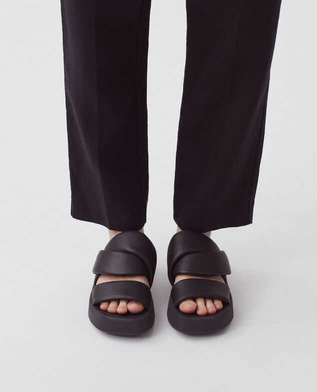 Leather sandals H096 black