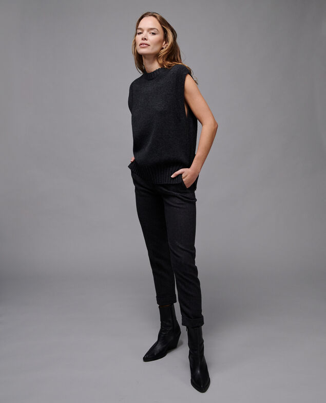 Sleeveless jumper
