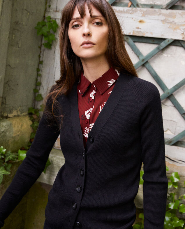 Classic cardigan 100% Merino Wool Noir