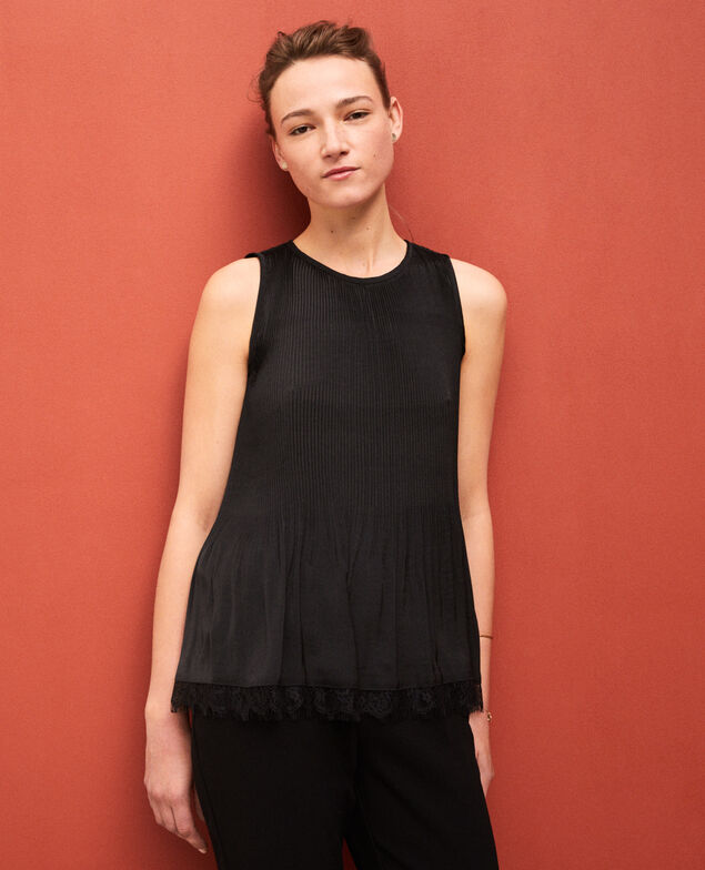 Pleated blouse with lace Black