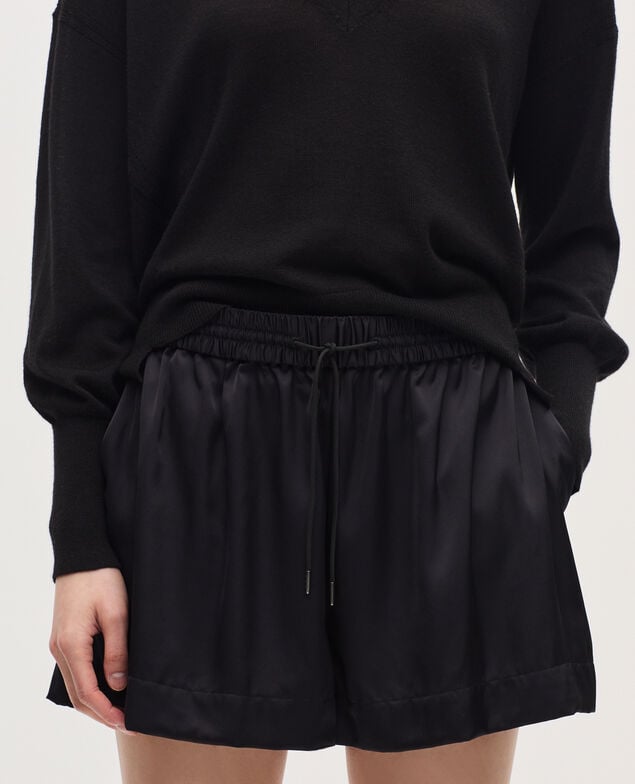 Loose silky shorts H091 black beauty