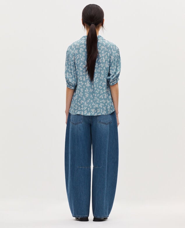 Short-sleeve silky blouse K610 daisy blue