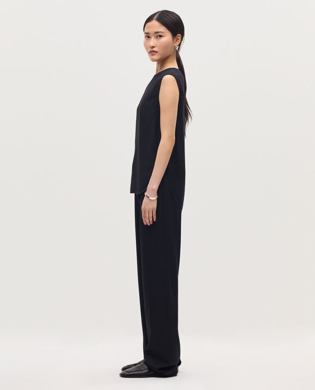 Floaty sleeveless top H091 black beauty