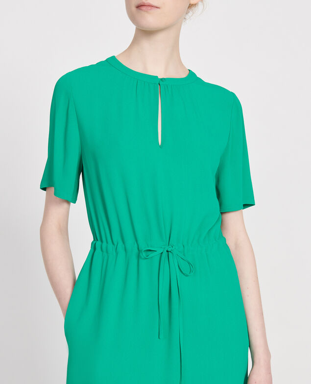 Straight and loose dress Golf green