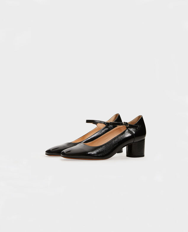 Mary Janes in patent leather with a round heel  Black beauty