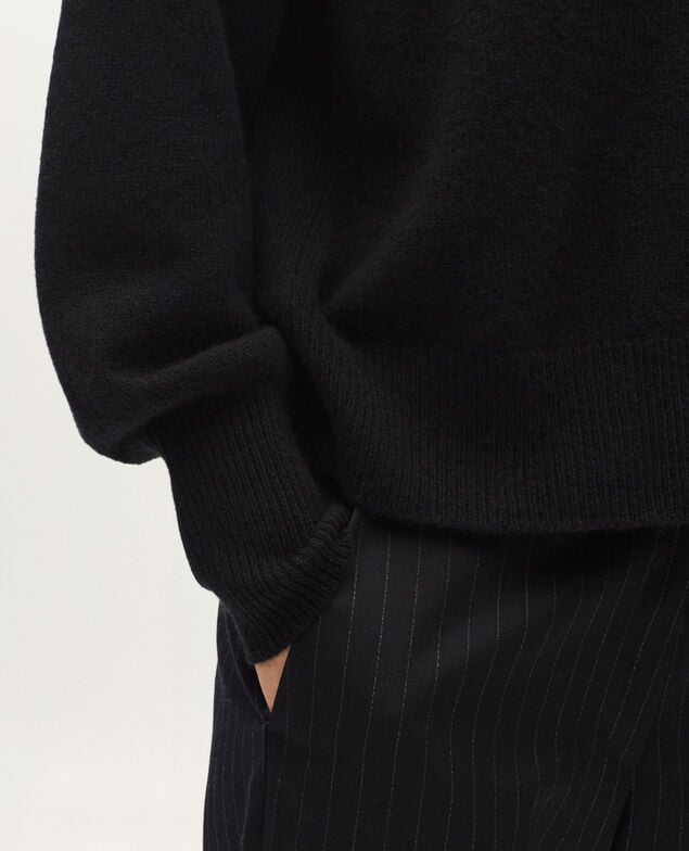V-neck cashmere jumper H091 black beauty