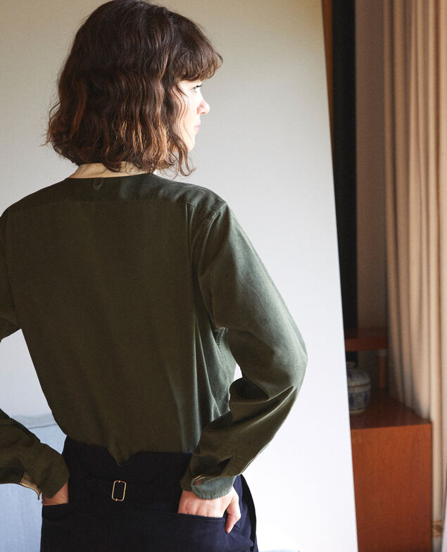 Velvet shirt with mandarin collar Green