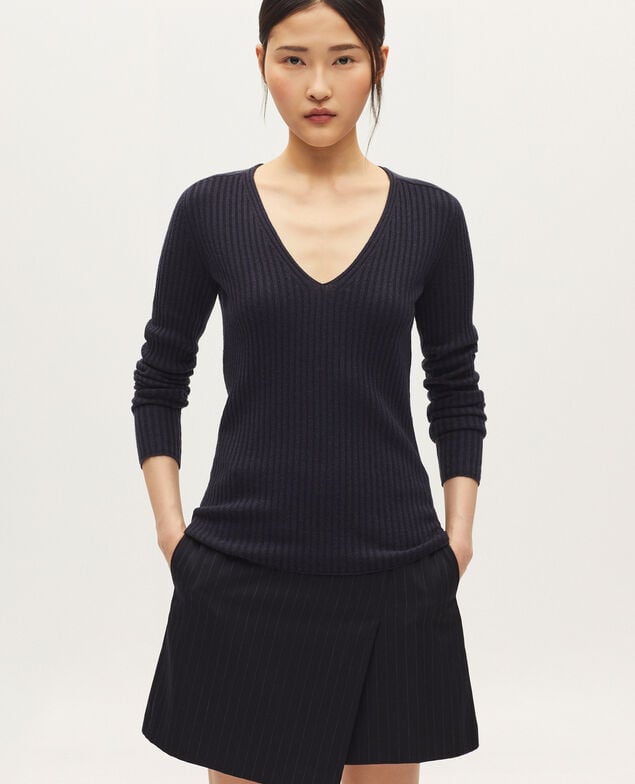 V-neck merino wool jumper H695 night sky