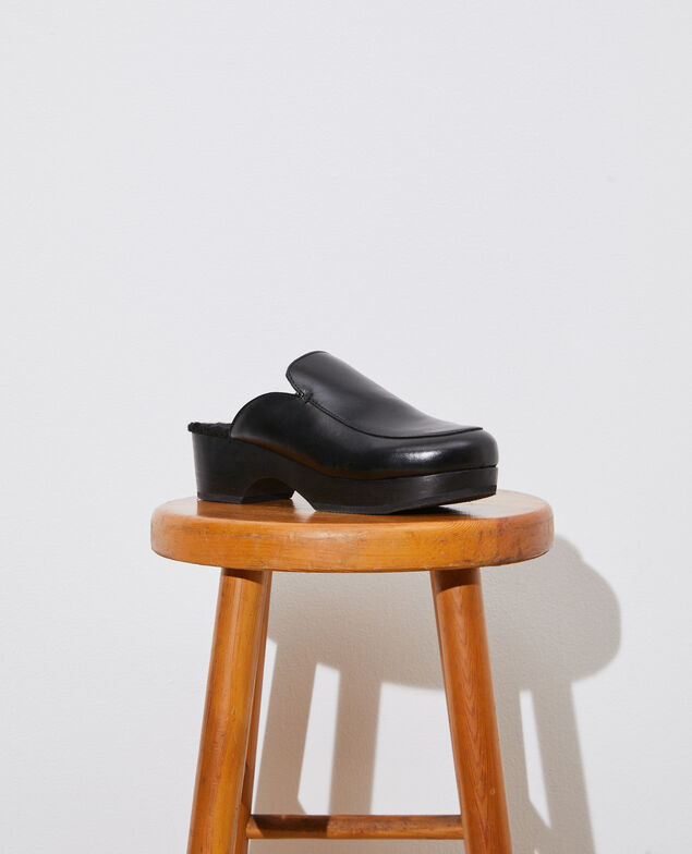 Leather clogs Black beauty