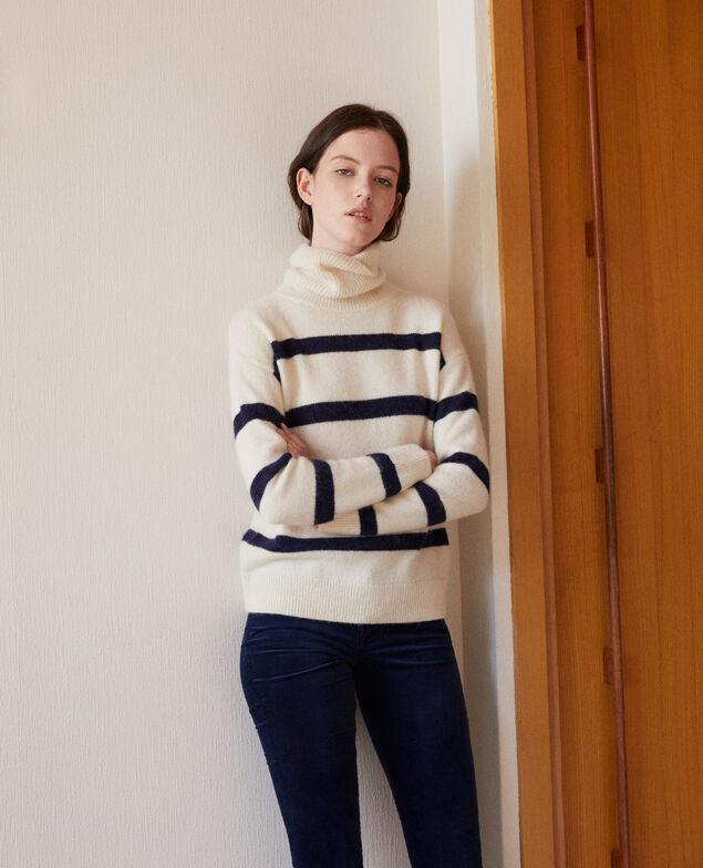 Roll neck jumper White