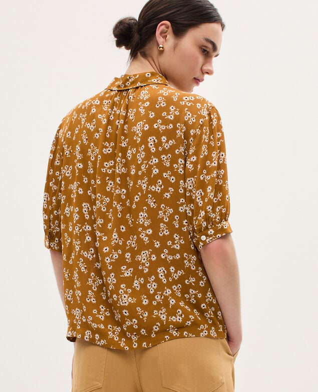 Short-sleeve silky blouse K480 daisy camel