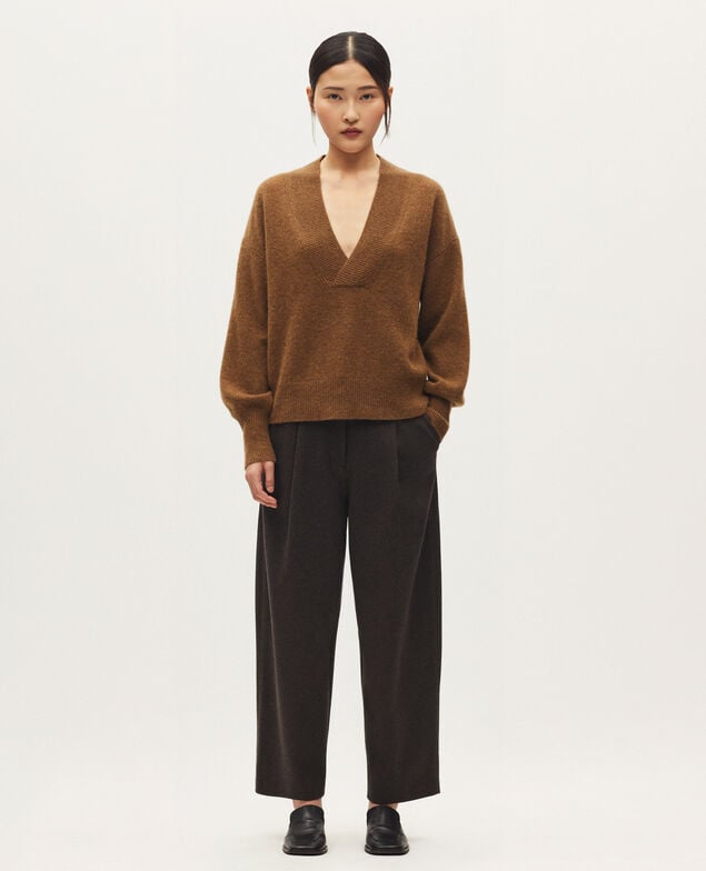 V-neck cashmere jumper K350 mel brown