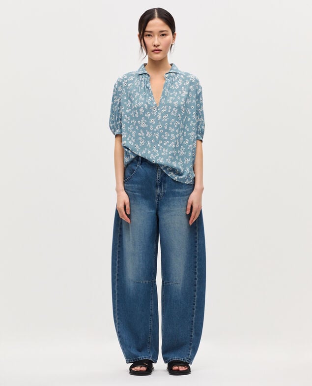 Short-sleeve silky blouse K610 daisy blue