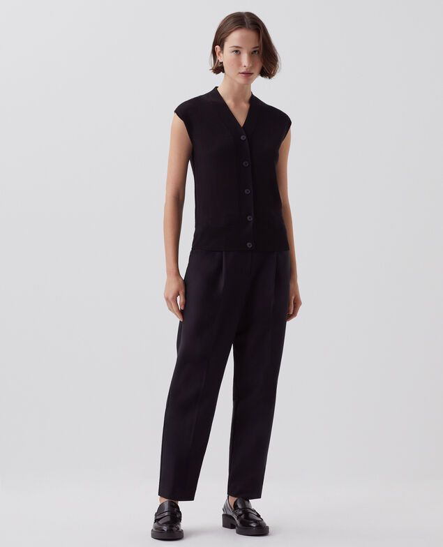 Wool and silk sleeveless gilet H091 black beauty