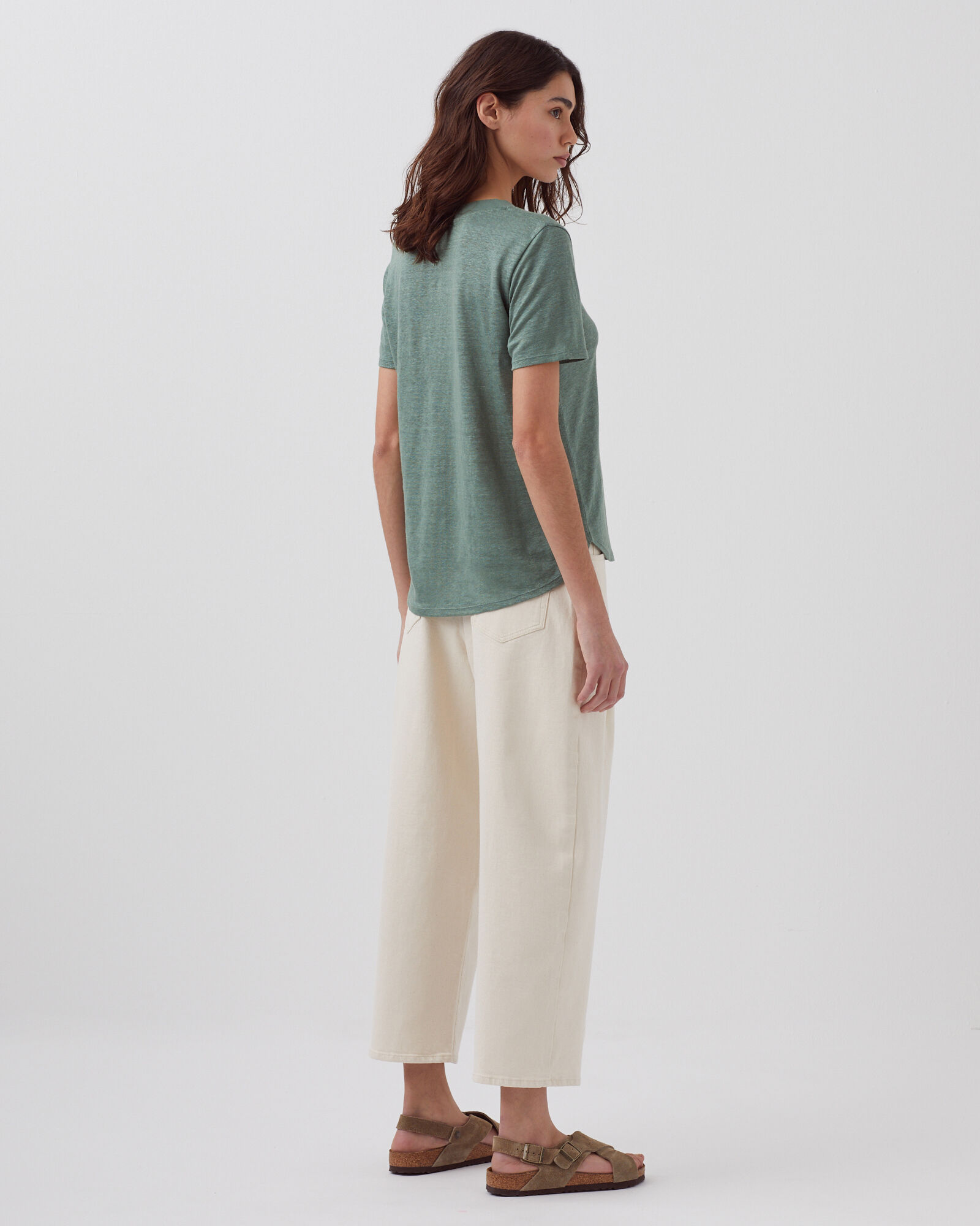 Tシャツ・カットソー HUECLOSET IVY CROPPED T-SHIRT SARAH - Linen V-neck t-shirt darkforest - Comptoir des