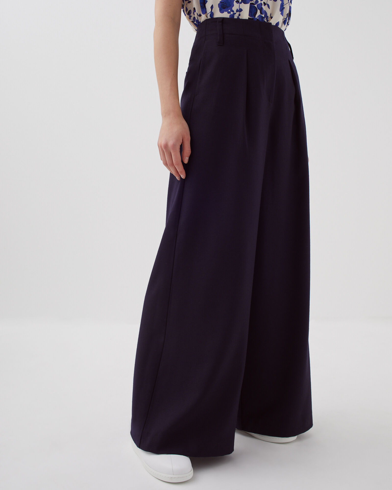 YVONNE - Pleated wide leg trousers night sky - Comptoir des