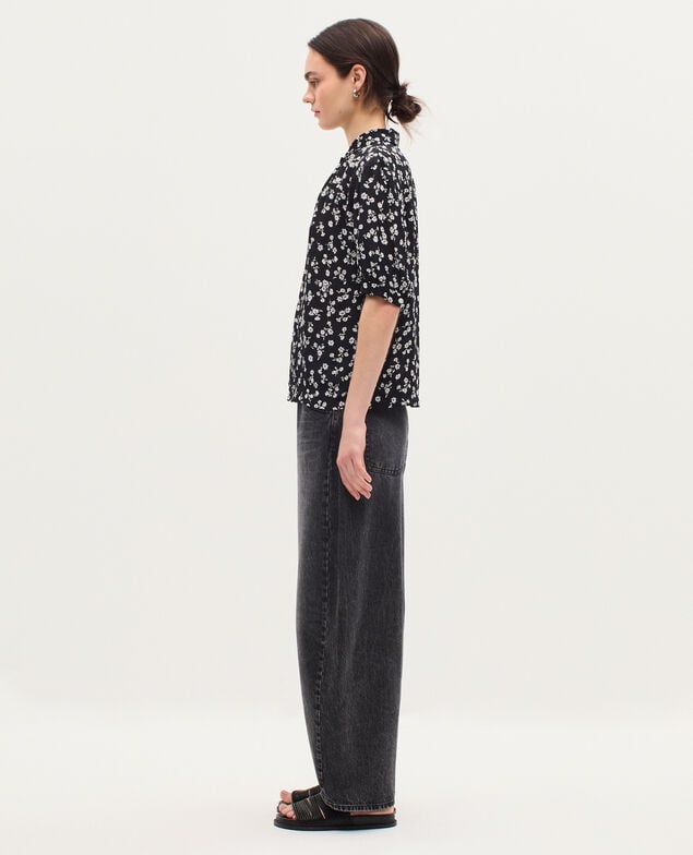 Short-sleeve silky blouse K094 daisy black