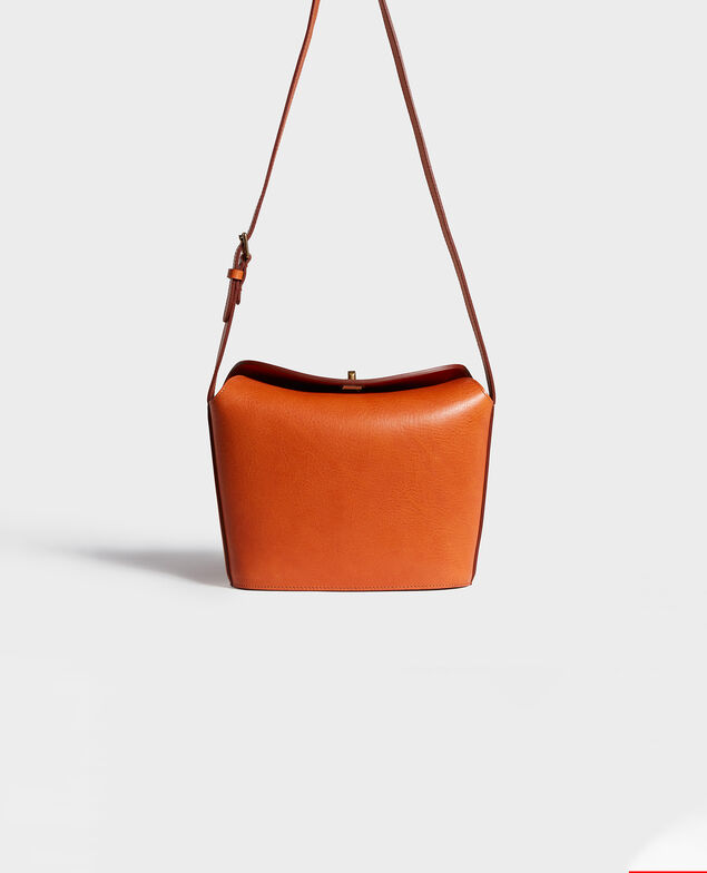 Leather handbag with short shoulder strap Camel