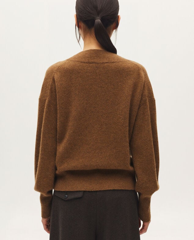 V-neck cashmere jumper K350 mel brown